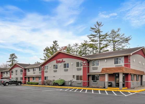 Red Roof Inn Queensbury 1