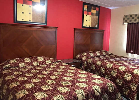 Travelodge by Wyndham Avenel Woodbridge 1