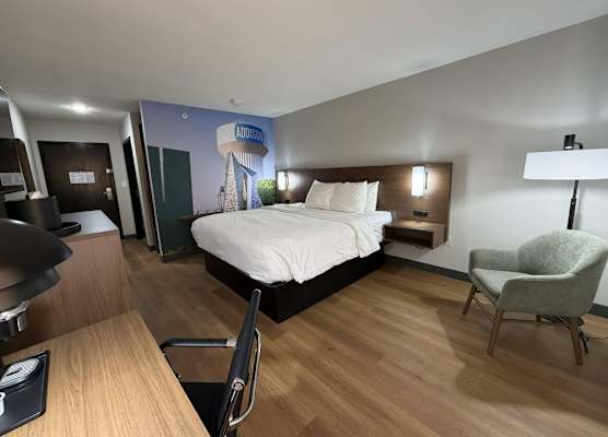 Clarion Pointe Addison - Dallas North 1