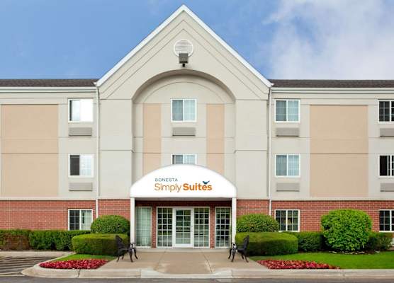 Sonesta Simply Suites Chicago Libertyville 1