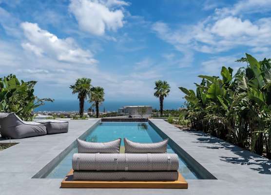 Numa Santorini 1