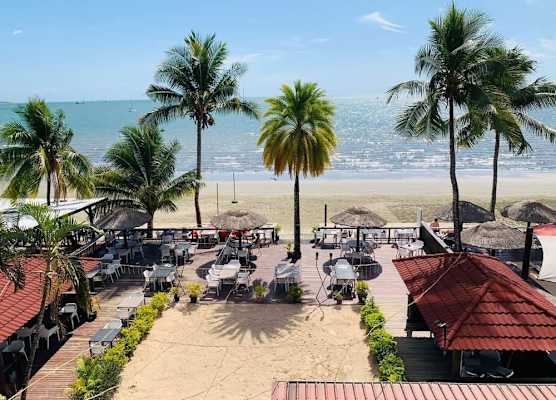 Smugglers Cove Beach Resort & Hotel 1