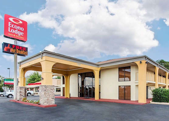 Econo Lodge Inn & Suites Griffin North 1