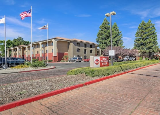 Best Western Plus Heritage Inn 1
