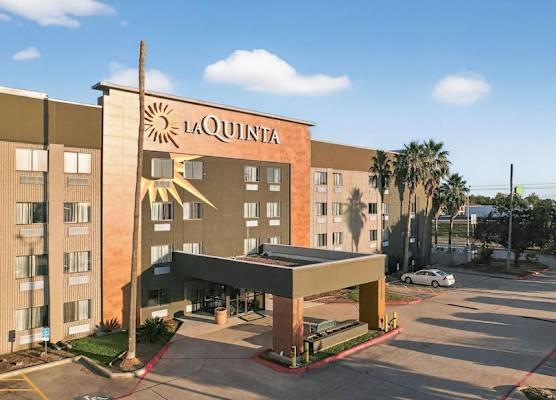 La Quinta by Wyndham Houston Baytown East 1