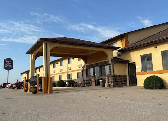 Western Inn & Suite Grinnell IA 1