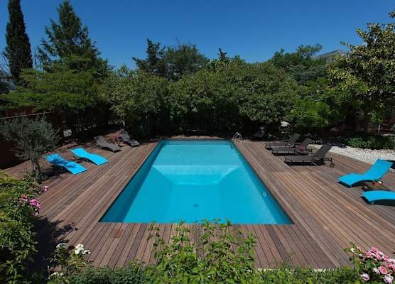 Le Mas de Bertagne studio kitchenette terrasse piscine 1