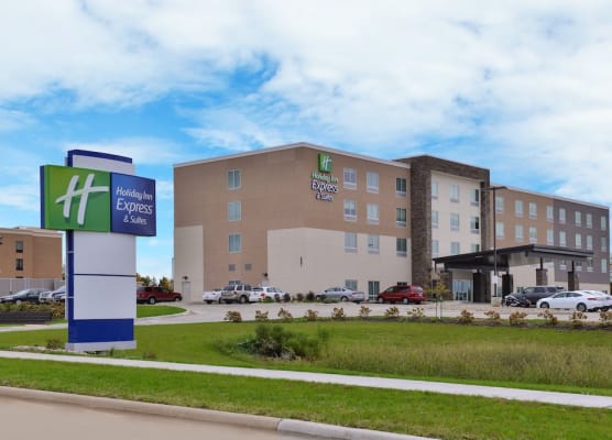Holiday Inn Express & Suites MARSHALLTOWN by IHG 1