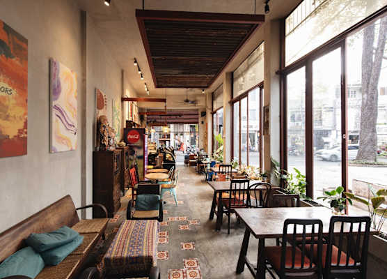 9 Hostel and Bar 1