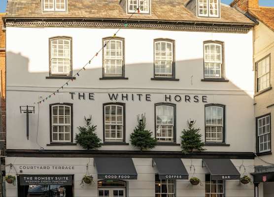 The White Horse Hotel, Romsey, Hampshire - The Coaching Inn Group 1