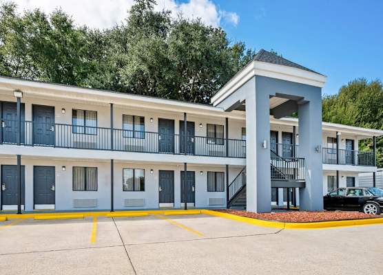Econo Lodge Biloxi Beach 1