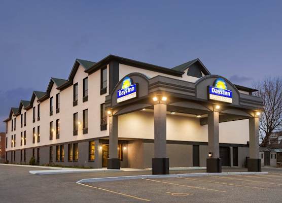DAYS INN TORONTO EAST LAKEVIEW 1