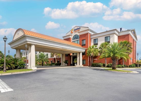 Comfort Suites Savannah North 1