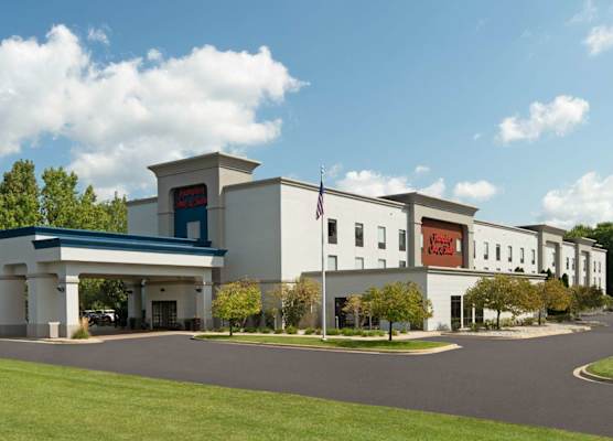 Hampton Inn & Suites Grand Rapids-Airport 28th St 1