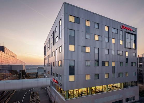Hampton by Hilton London Gatwick Airport 1