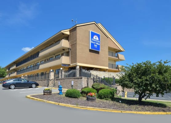 Americas Best Value Inn Pittsburgh Airport 1
