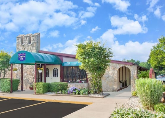 Knights Inn Battle Creek 1
