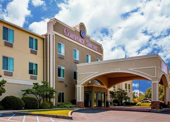 Comfort Suites Benton Harbor - St Joseph 1