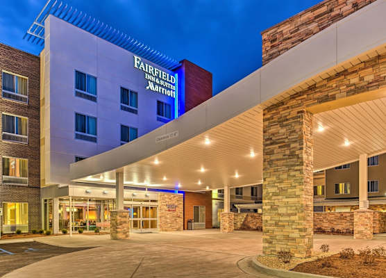 Fairfield Inn & Suites by Marriott St. Louis Westport 1