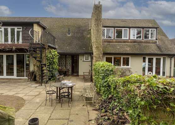 Sandford Meadow Guest House 1