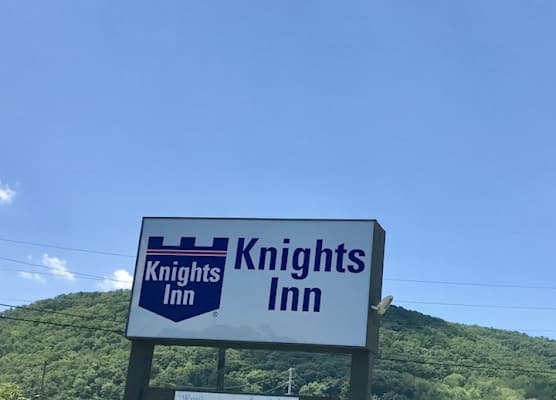 Knights Inn Paxinos 1