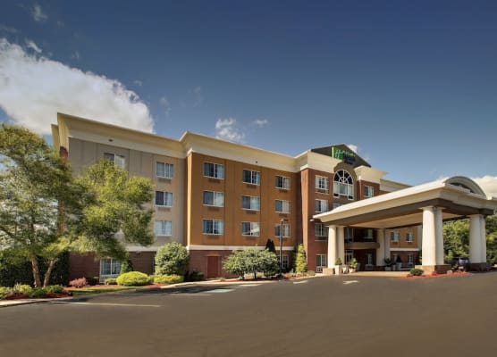 Holiday Inn Express & Suites MIDDLEBORO RAYNHAM by IHG 1
