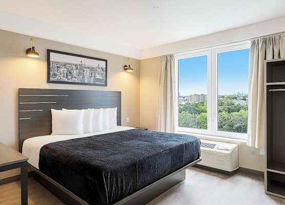 LIV Hotel Bronx - Newly Built 1