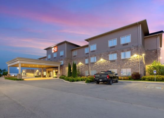 Best Western Plus Walkerton Hotel & Conference Centre 1