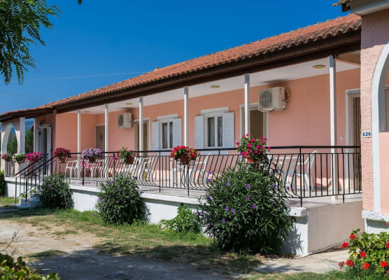 Roussa's Apartments 1