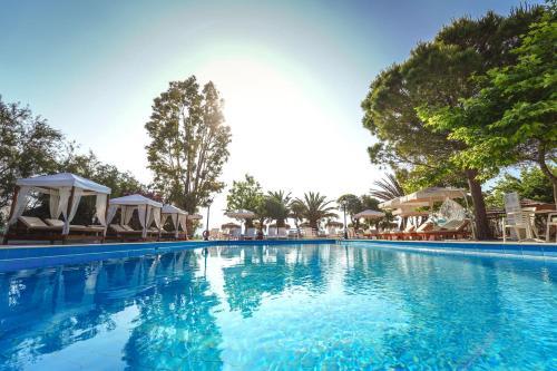 Summery Hotel 1