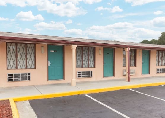 Knights Inn - Tucker 1