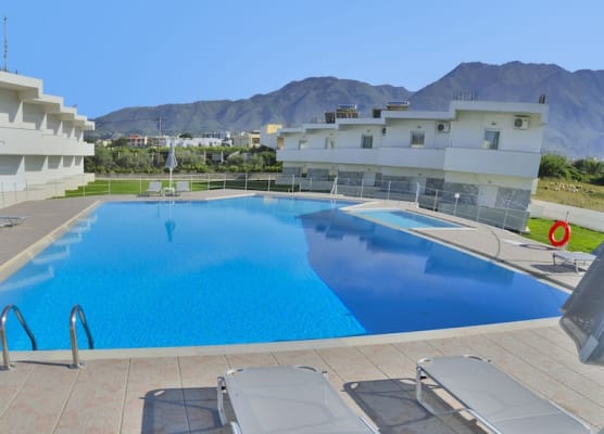Reina Apartments 1