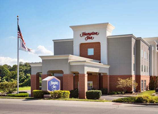 Hampton Inn St. Louis-Columbia 1