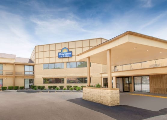Days Inn & Suites by Wyndham Madison Heights MI 1