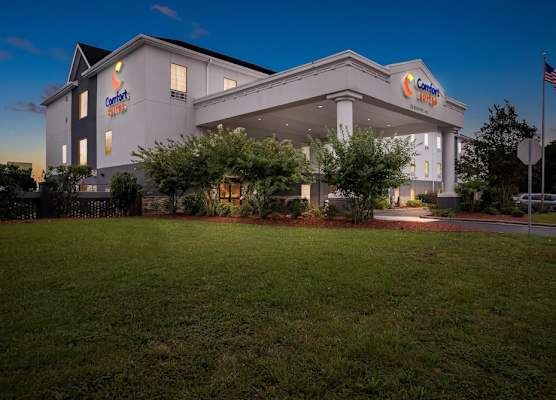 Comfort Suites near Camp Lejeune 1