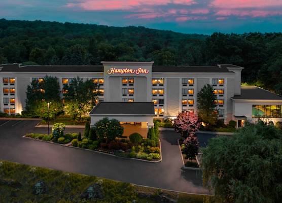 Hampton Inn Danbury 1