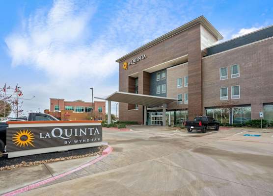 La Quinta by Wyndham College Station South 1