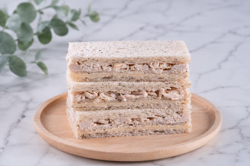 Sabor Pollo caesar y queso — sándwich de miga Olsen