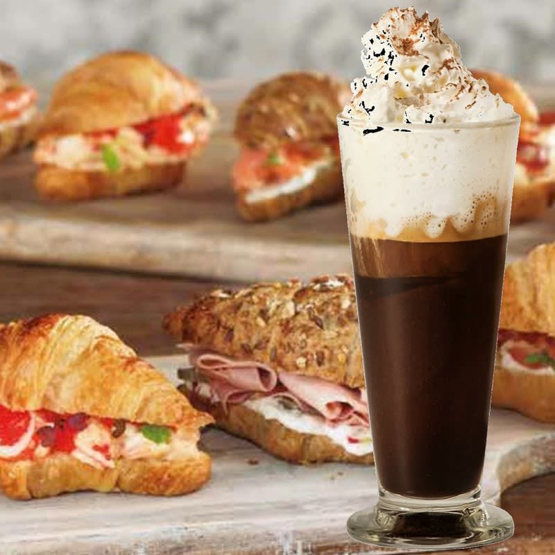 Menú Río de la Plata 1 Croissant Relleno y 1 Café Refrescante