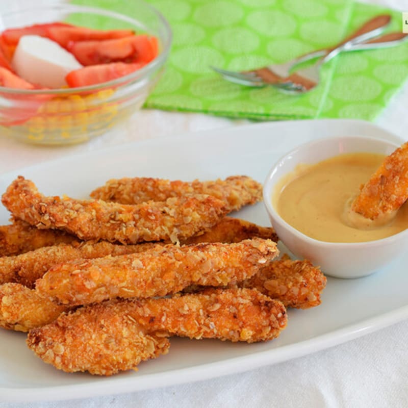 FINGERS DE POLLO CON SALSA DE YOGURT, MOSTAZA Y MIEL
