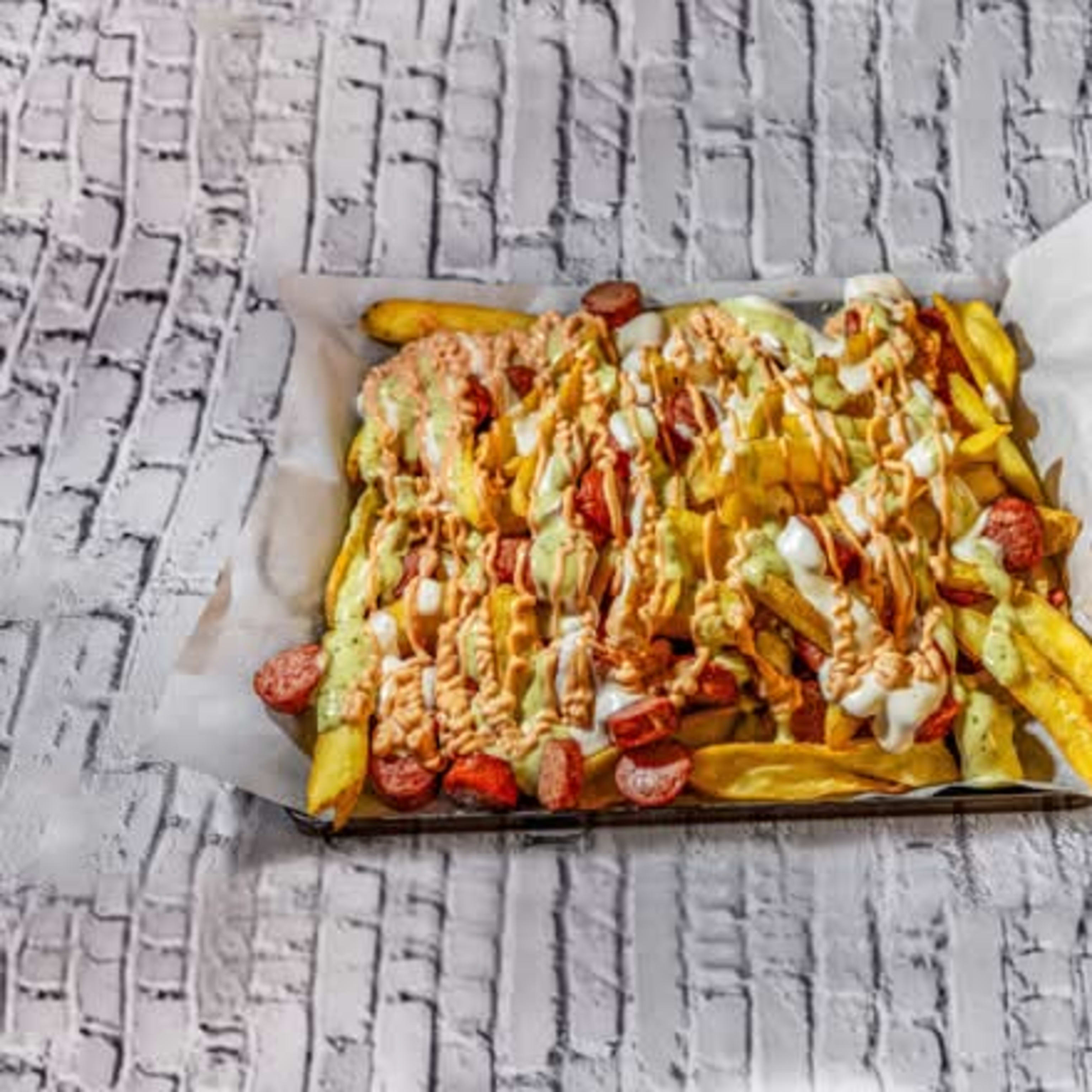 Salchipapa Gratinada XXL