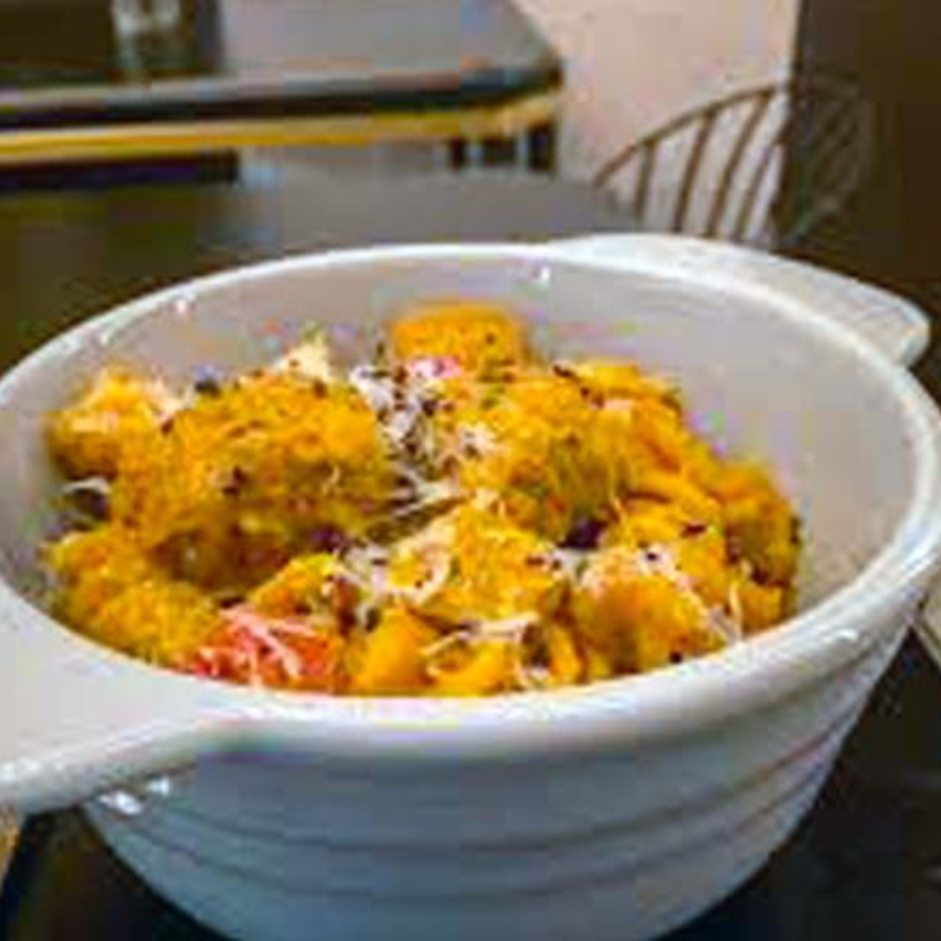 Pasta artesana con salsa casera de tomate y alcaparras. (1 ó 2 personas)