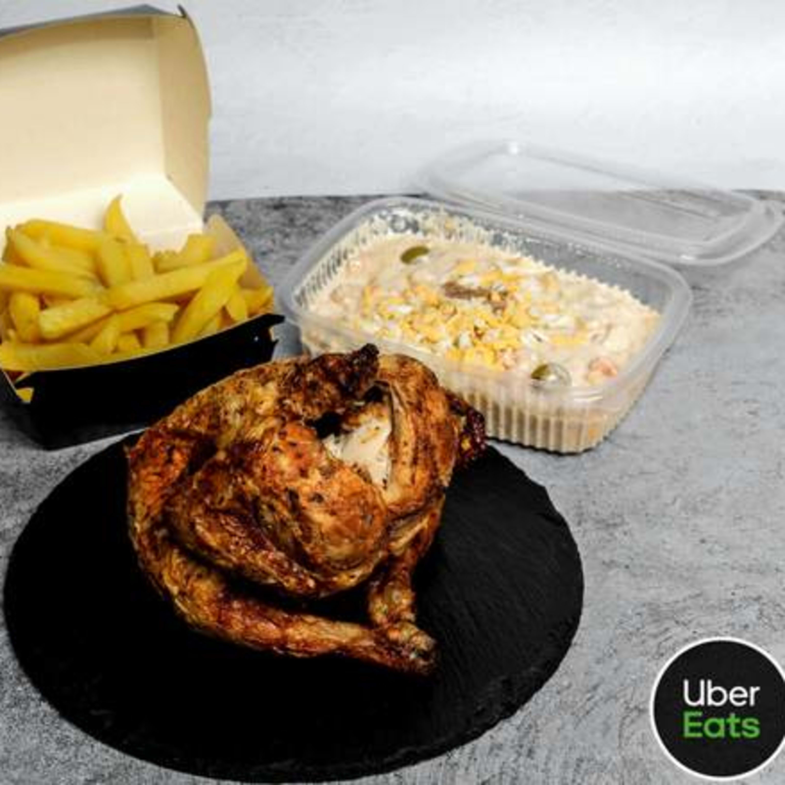 Pollo Asado, Patatas Fritas y Ensaladilla Rusa