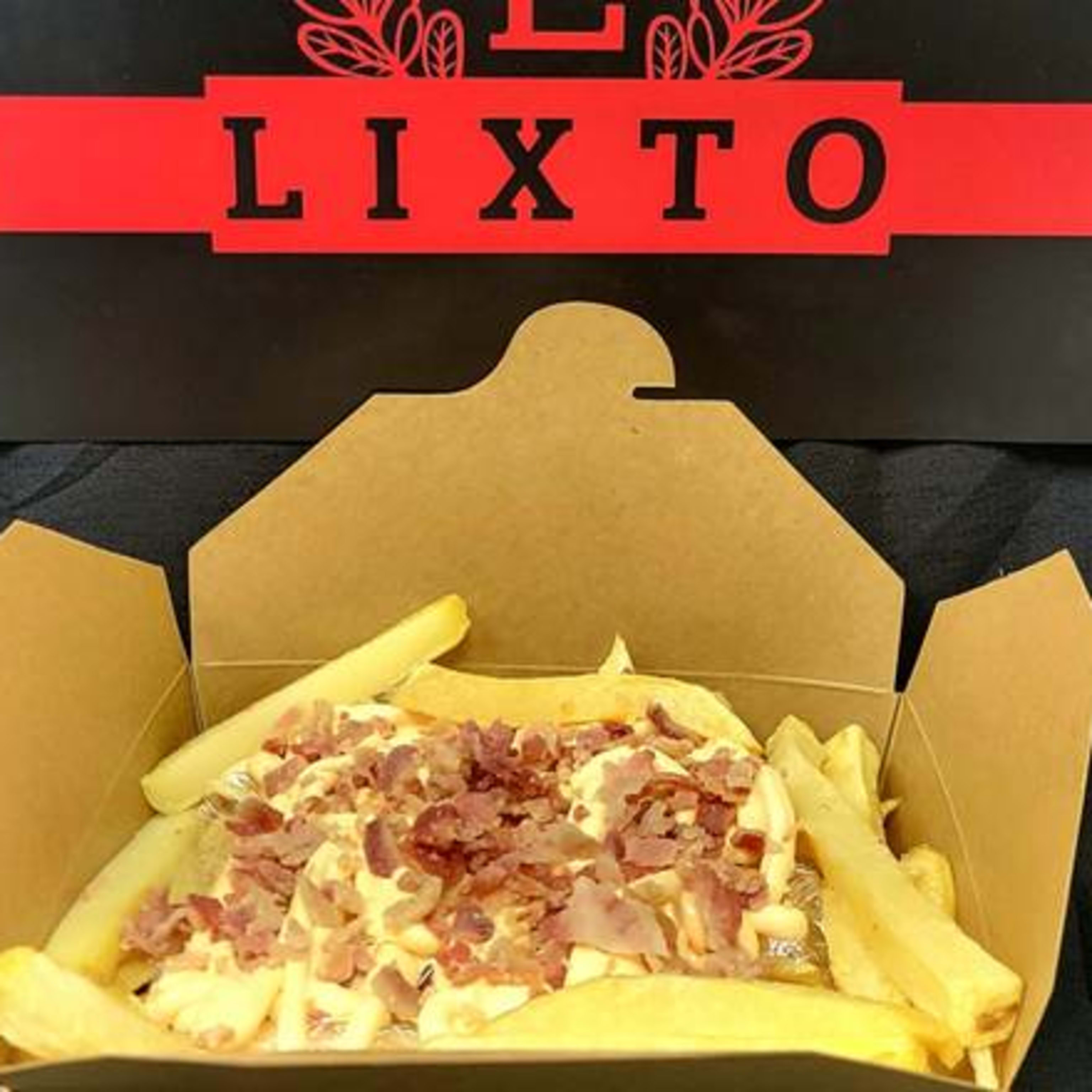 Patatas Torreznos  Chesse(Patata fritas y torreznos)