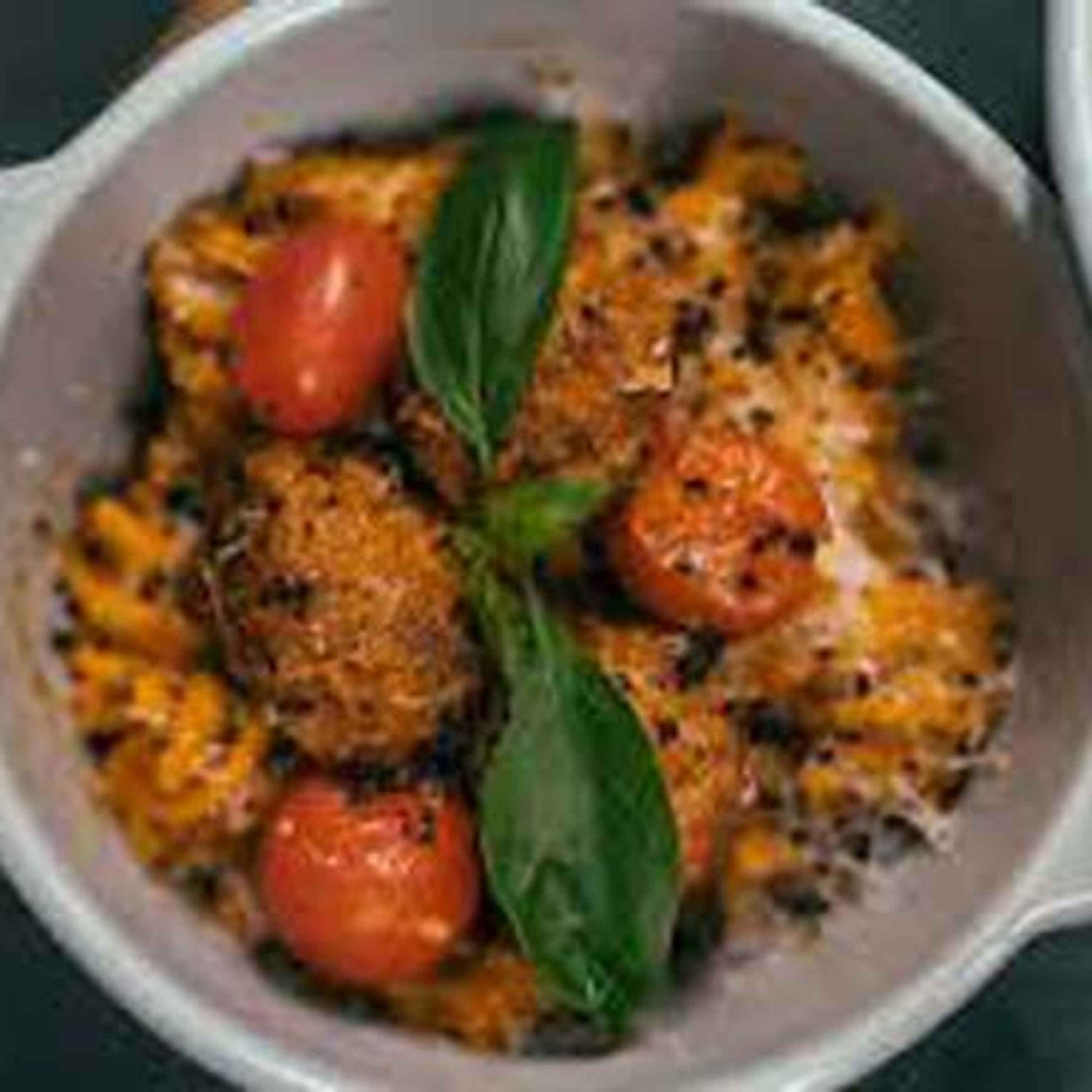 Pasta artesana con albóndigas. (1 ó 2 personas)