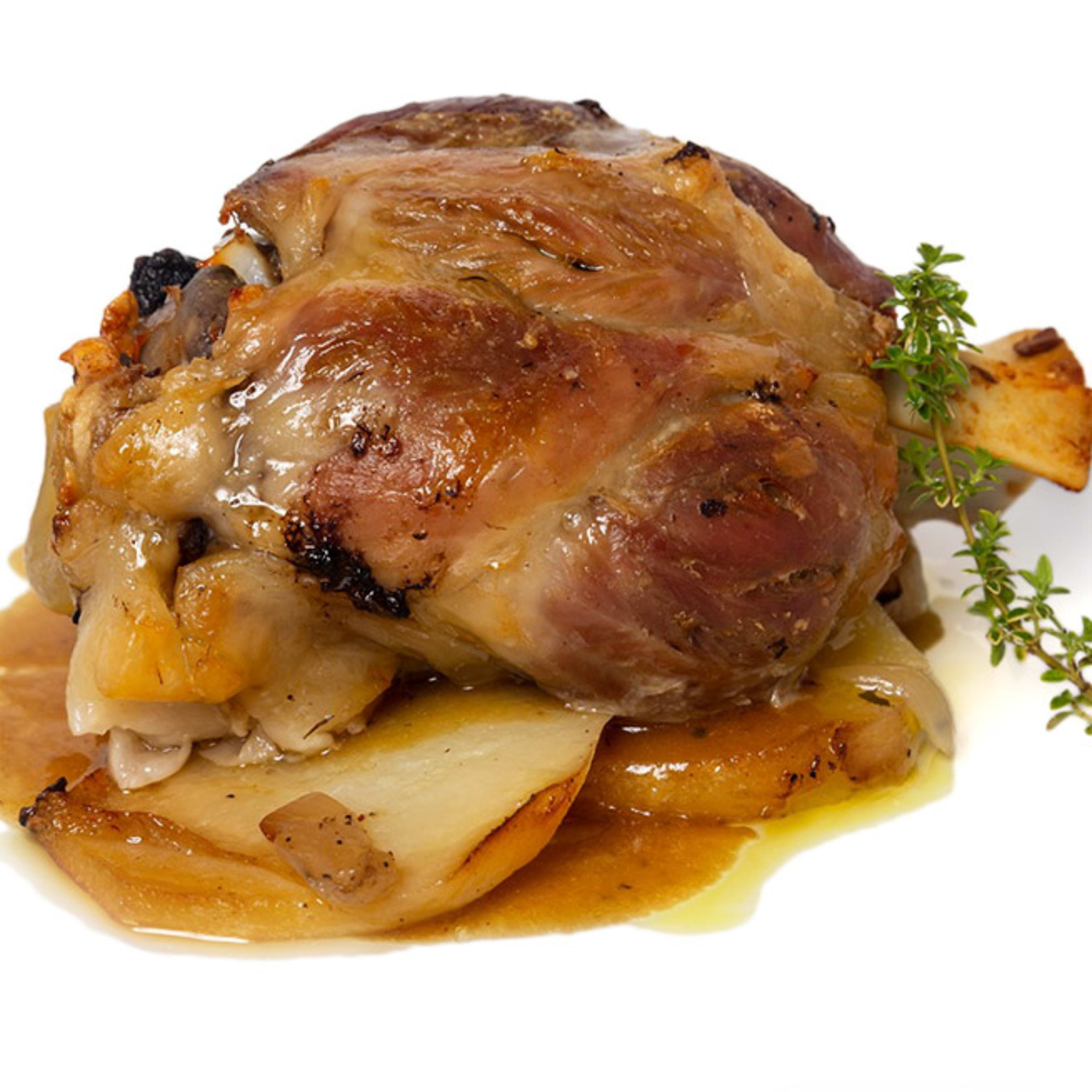 Codillo asado con patatas