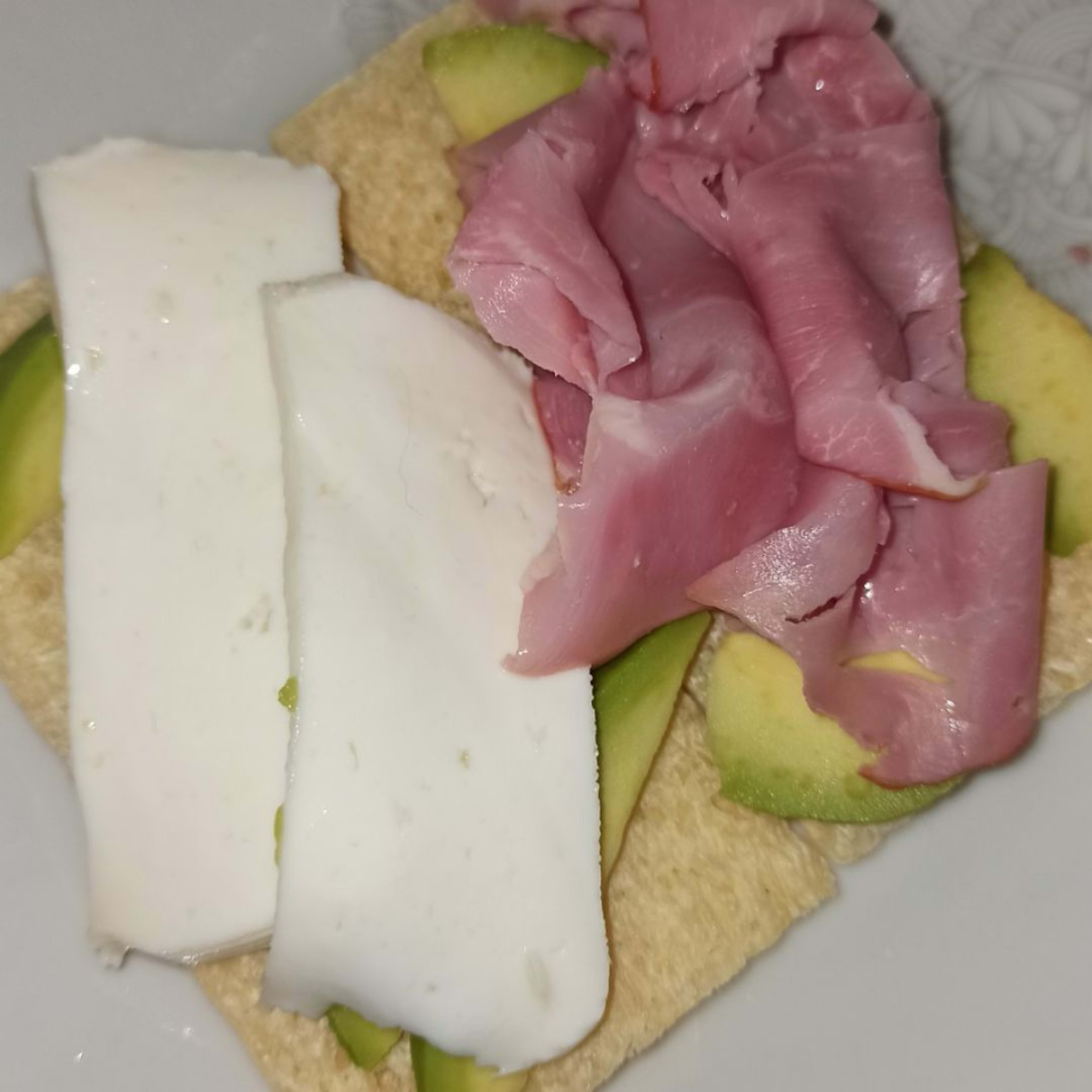 • TURKEY, FRESH CHEESE AND AVOCADO