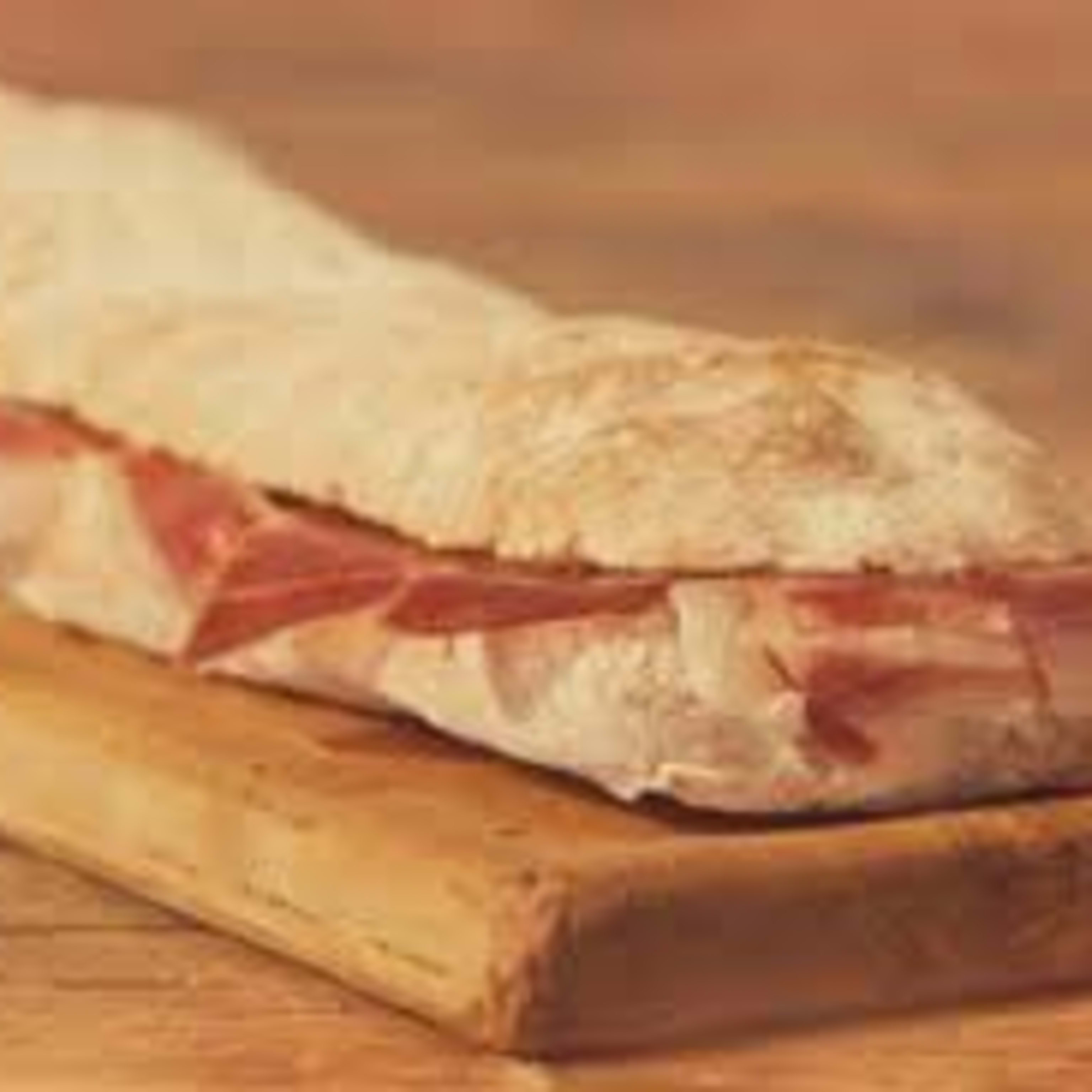 Paletilla ibérica con queso brie