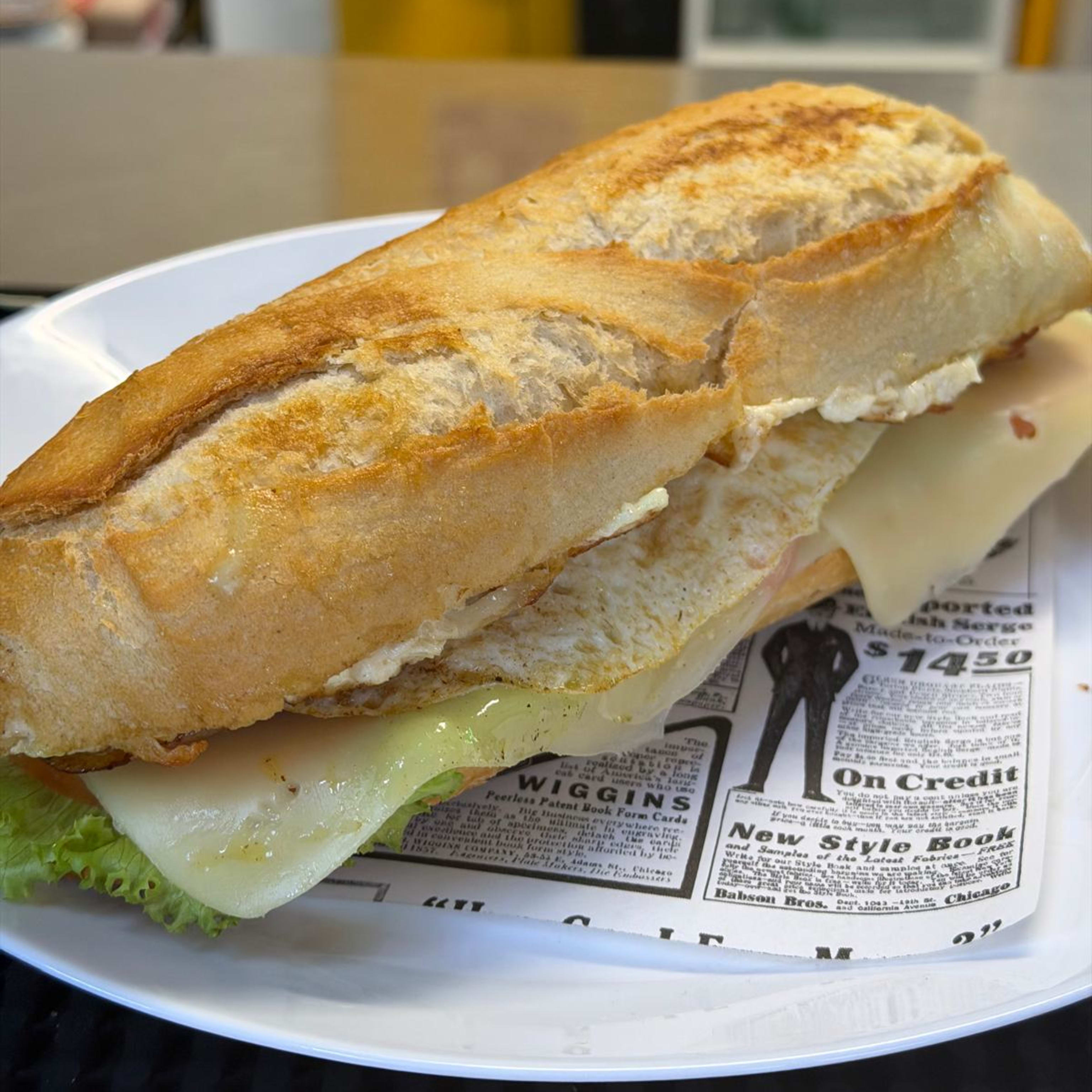 Bocadillo de Pollo con Mayonesa Especial