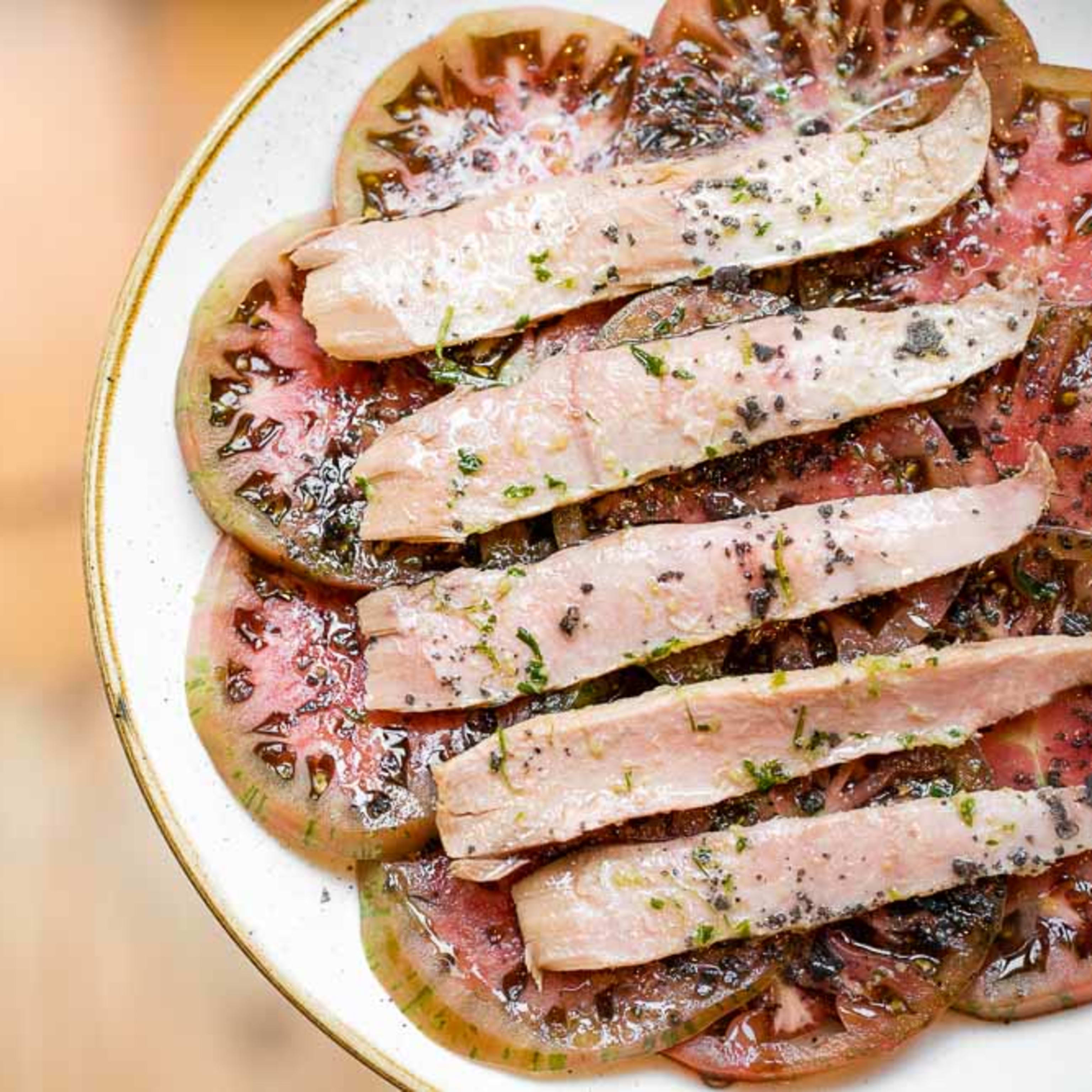  Tomate "aliñao" con ventresca